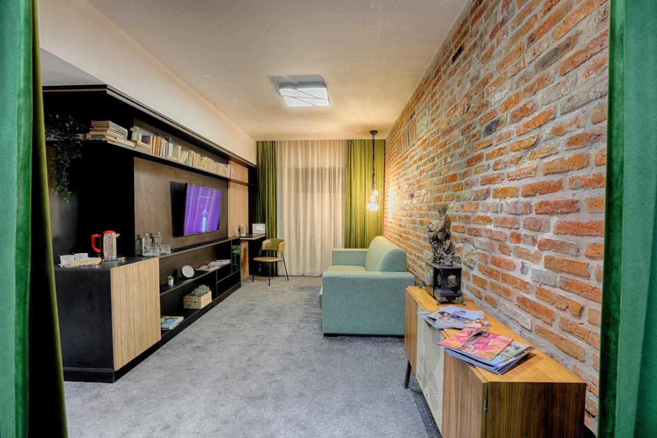 Nani Nani Boutique Hotel บราชอฟ ภายนอก รูปภาพ